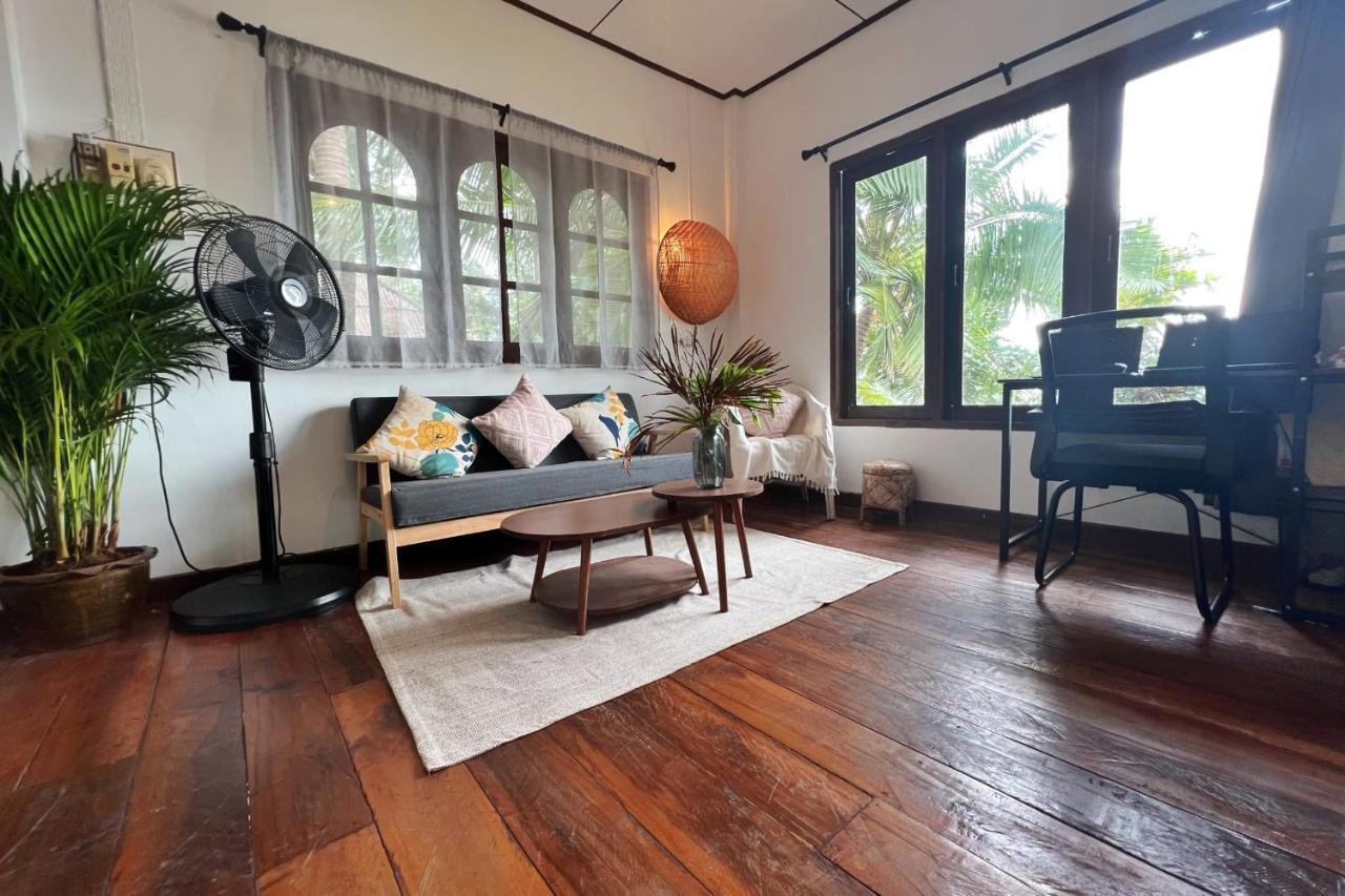 Front - Outdoor Shower - Working Desk Ferienhaus Ko Samui