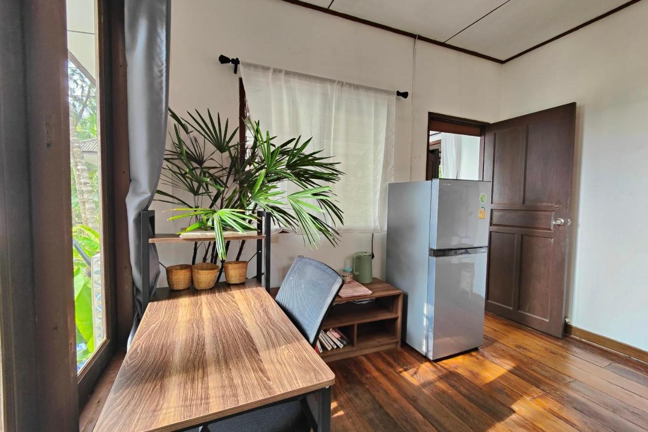 Front - Outdoor Shower - Working Desk